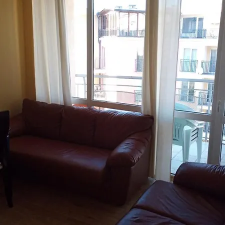 2 Bed Black Sea Apartamento